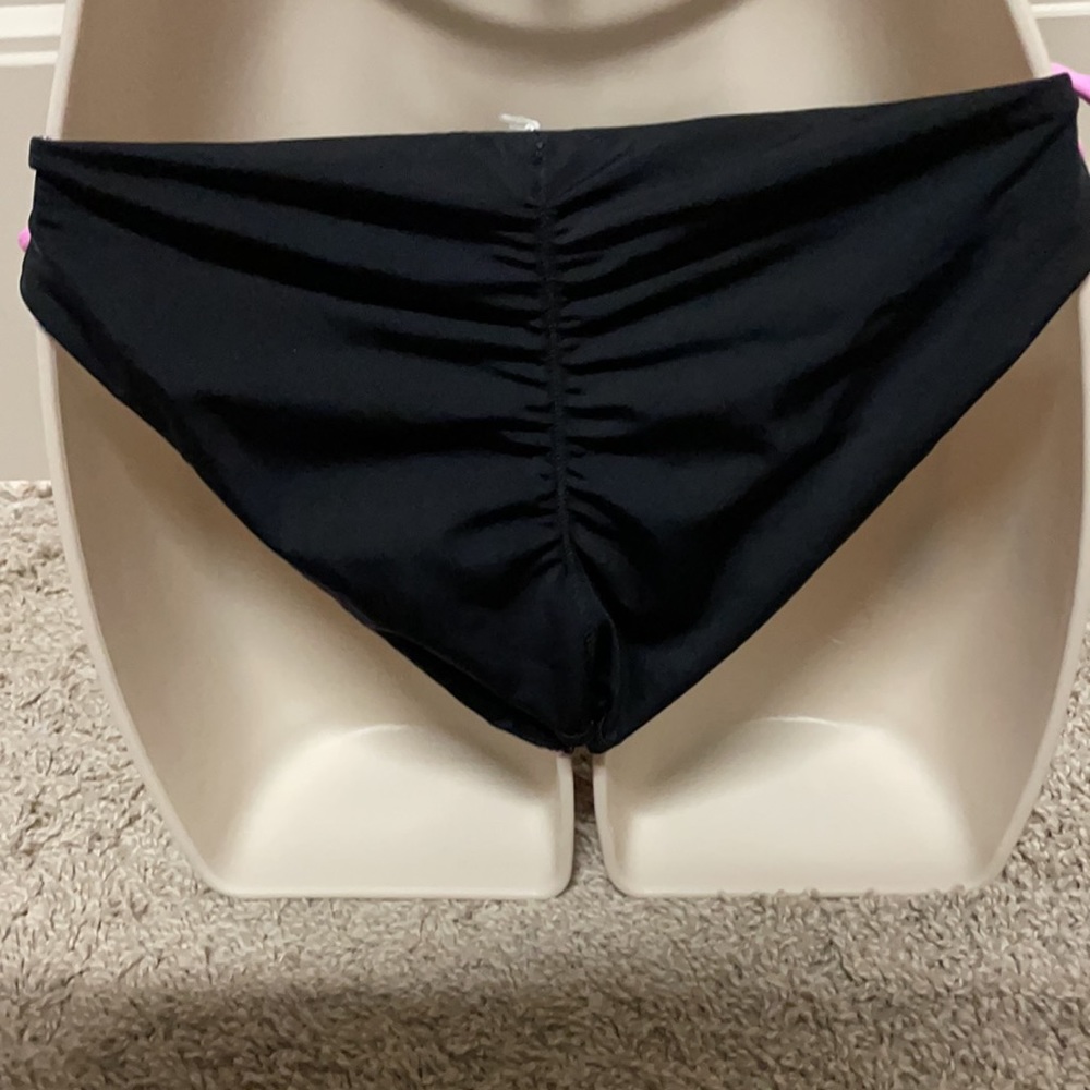 Victoria’s Secret Reversible Print/Black Bikini - Picture 4 of 5